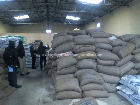 Black marketer godown raided & sealed by Darbhanga police. Huge catch of  F.C.I's Wheat & Rice.